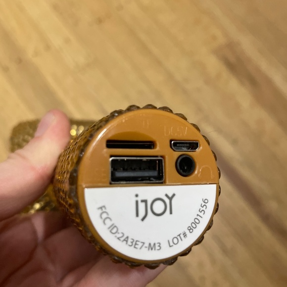 iJoy Microphone - Picture 2 of 3